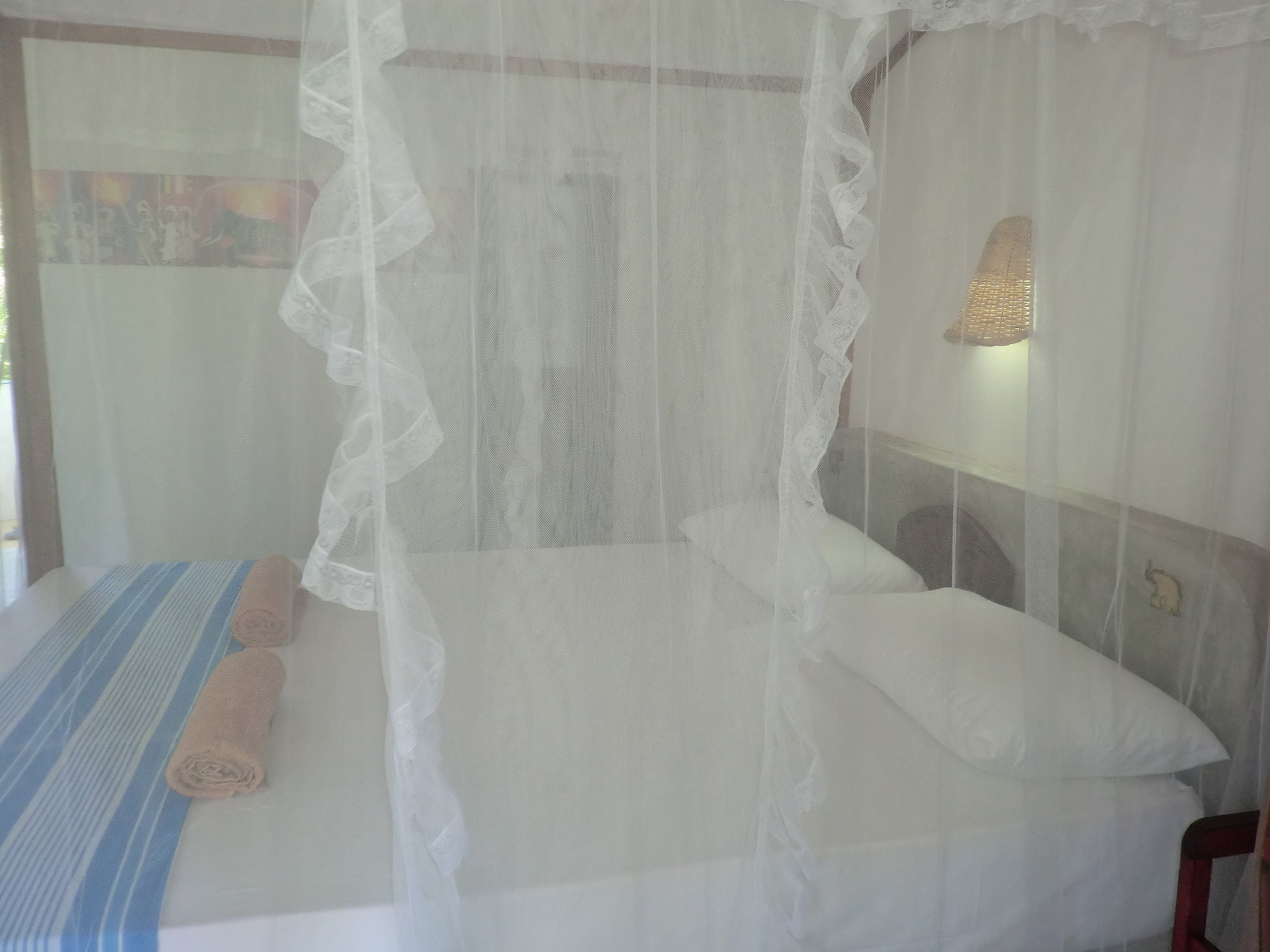 Peacock Wings Guest Hotel Мириса Екстериор снимка