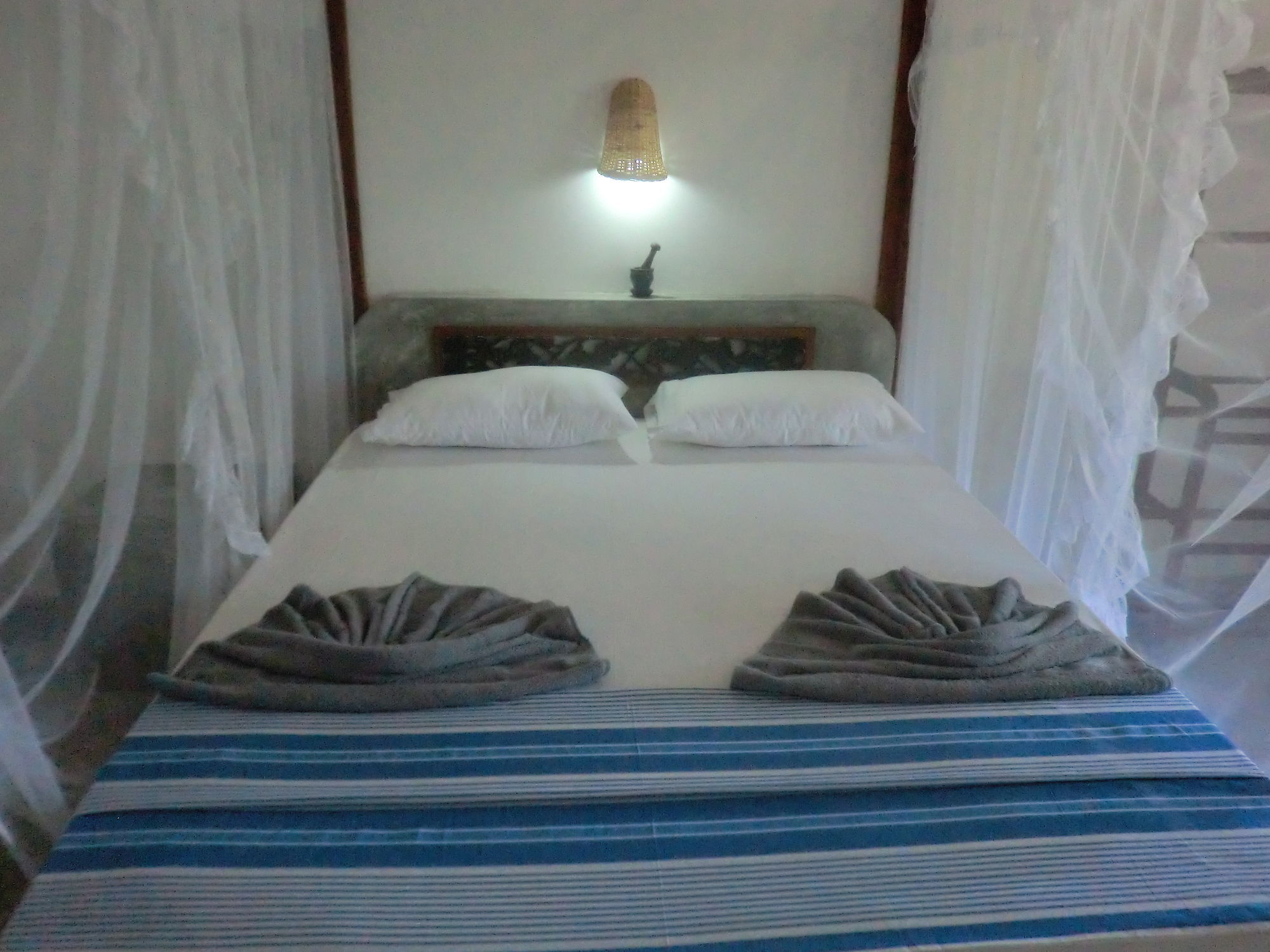 Peacock Wings Guest Hotel Мириса Екстериор снимка